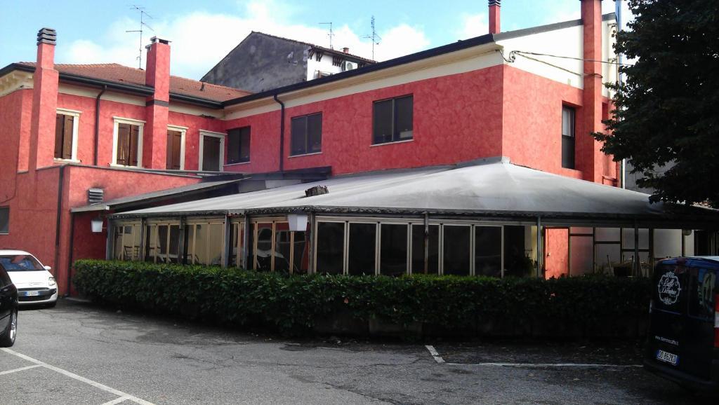 Albergo Pizzeria Sole San Giovanni Lupatoto Exterior foto